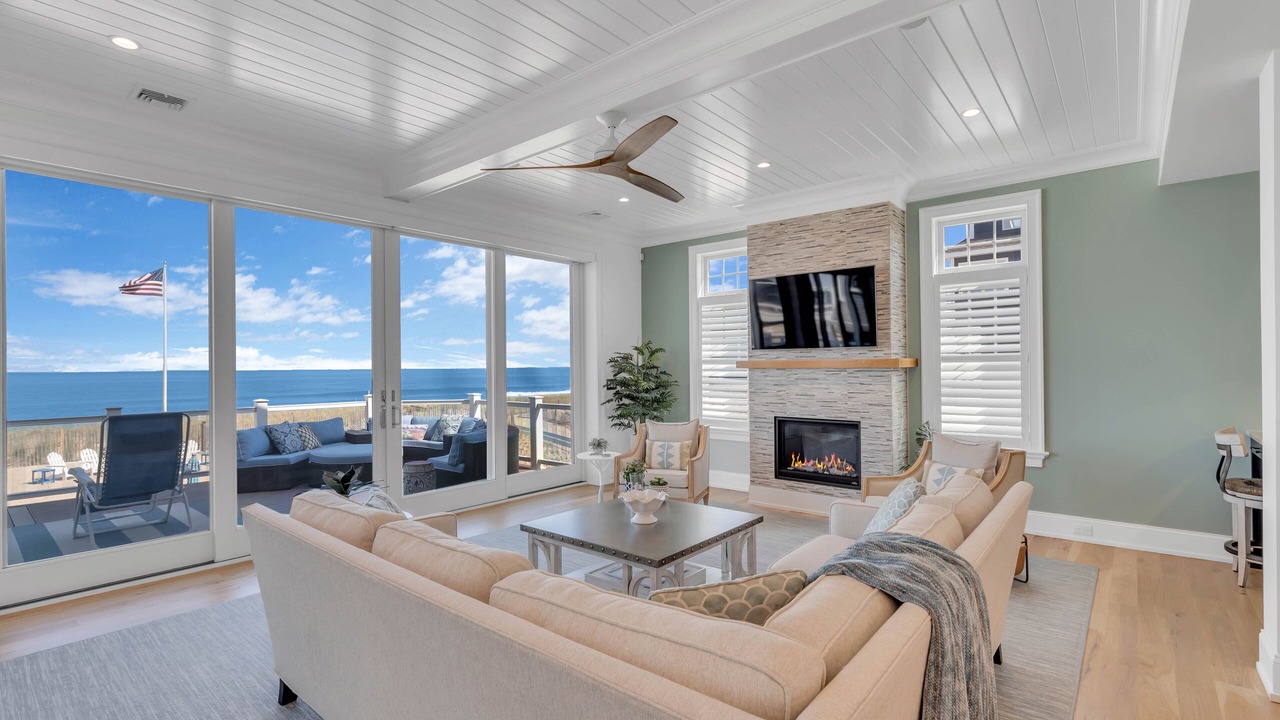 Photo of Livingroom in Mantoloking