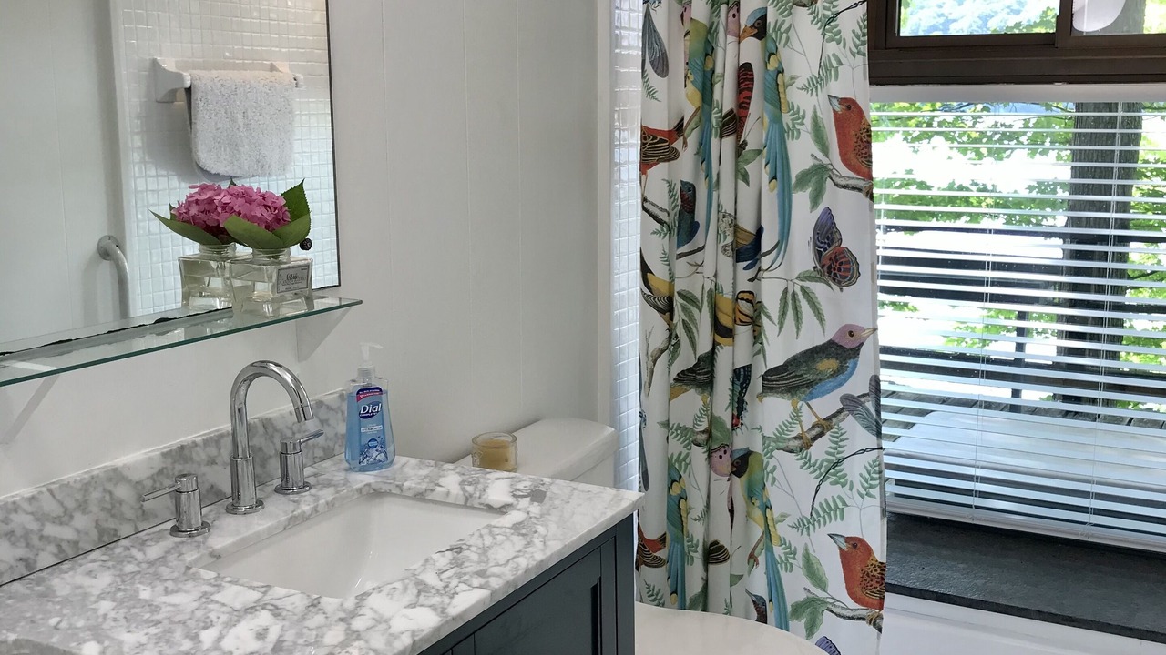 Photo of Bathroom in Andersonville