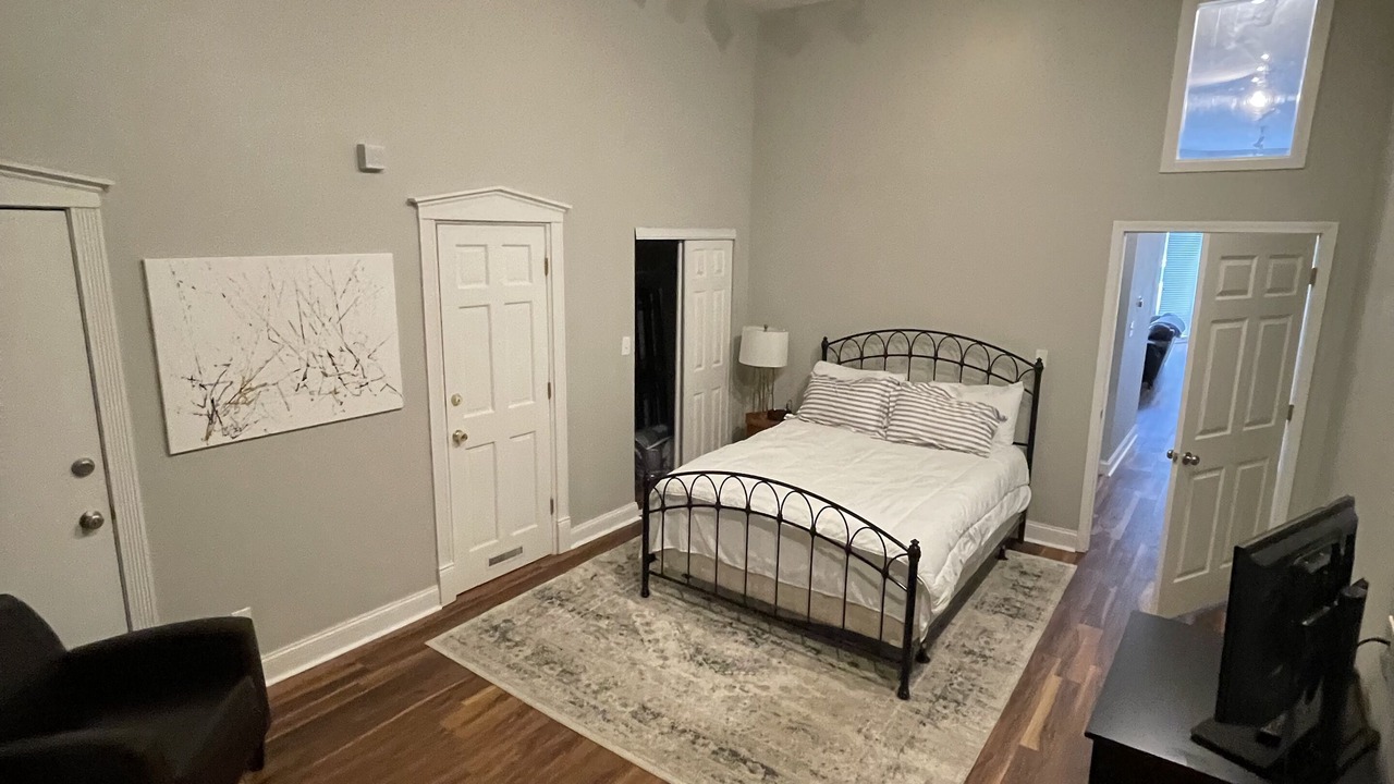 Photo of Bedroom in Lafayette Square