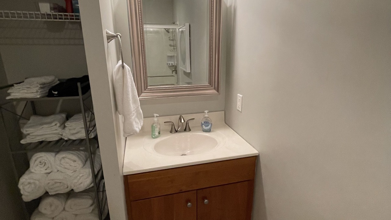 Photo of Bathroom in Lafayette Square