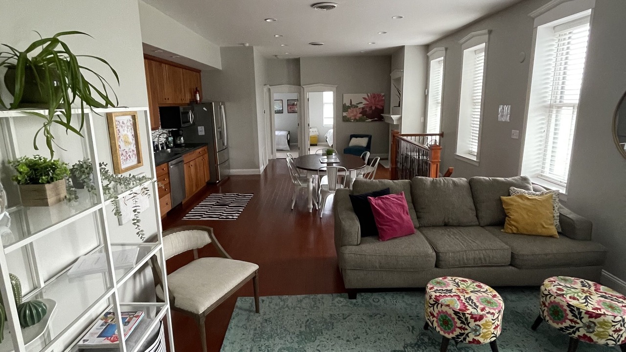 Photo of Livingroom in Lafayette Square