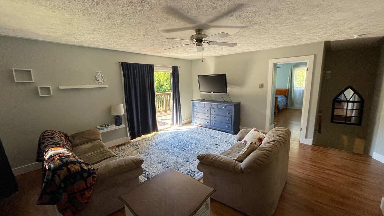 Photo of Livingroom in Hope Bay