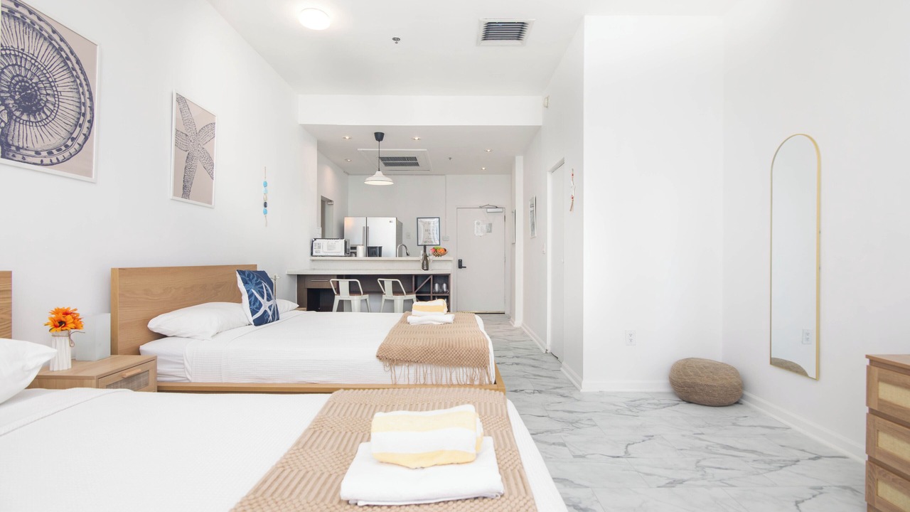 Photo of Bedroom in Mid Beach