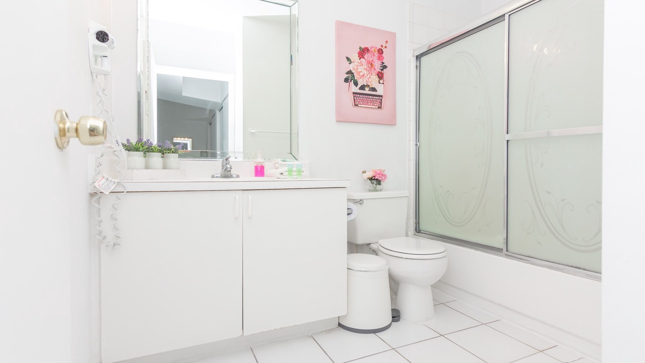 Photo of Bathroom in Mid Beach