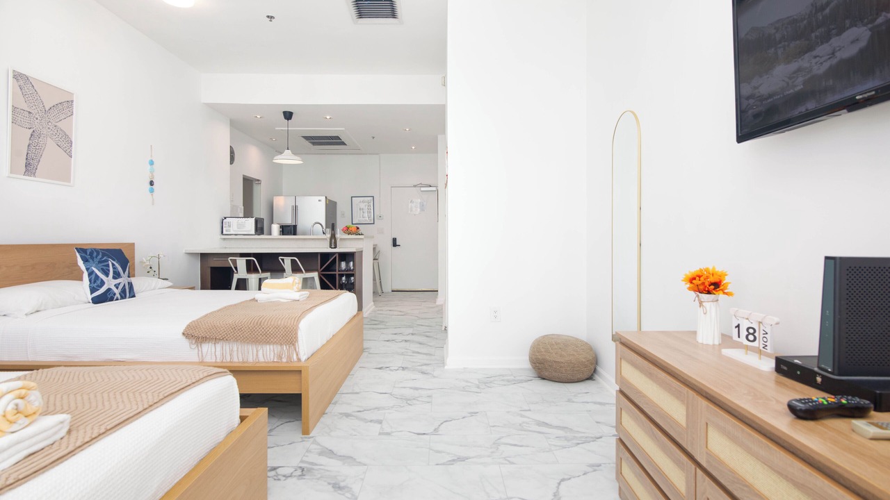 Photo of Bedroom in Mid Beach