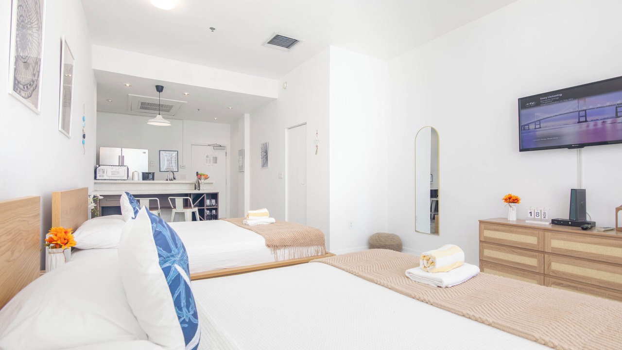 Photo of Bedroom in Mid Beach