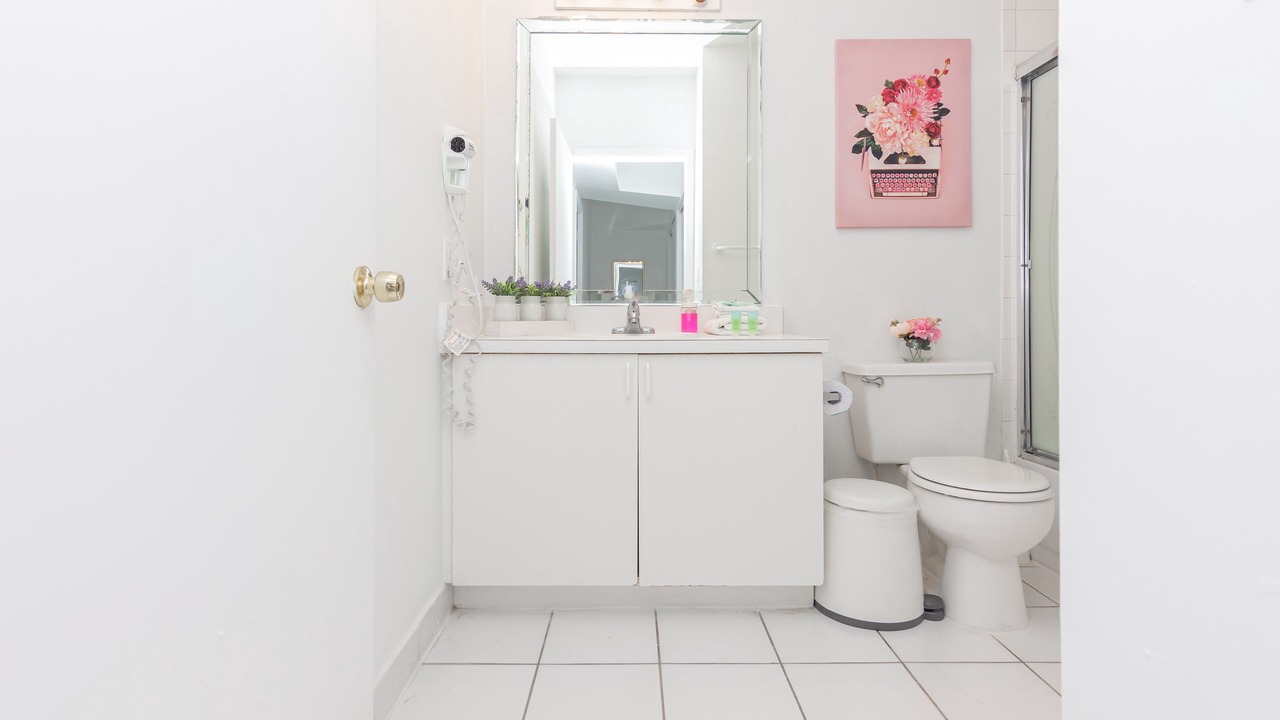 Photo of Bathroom in Mid Beach