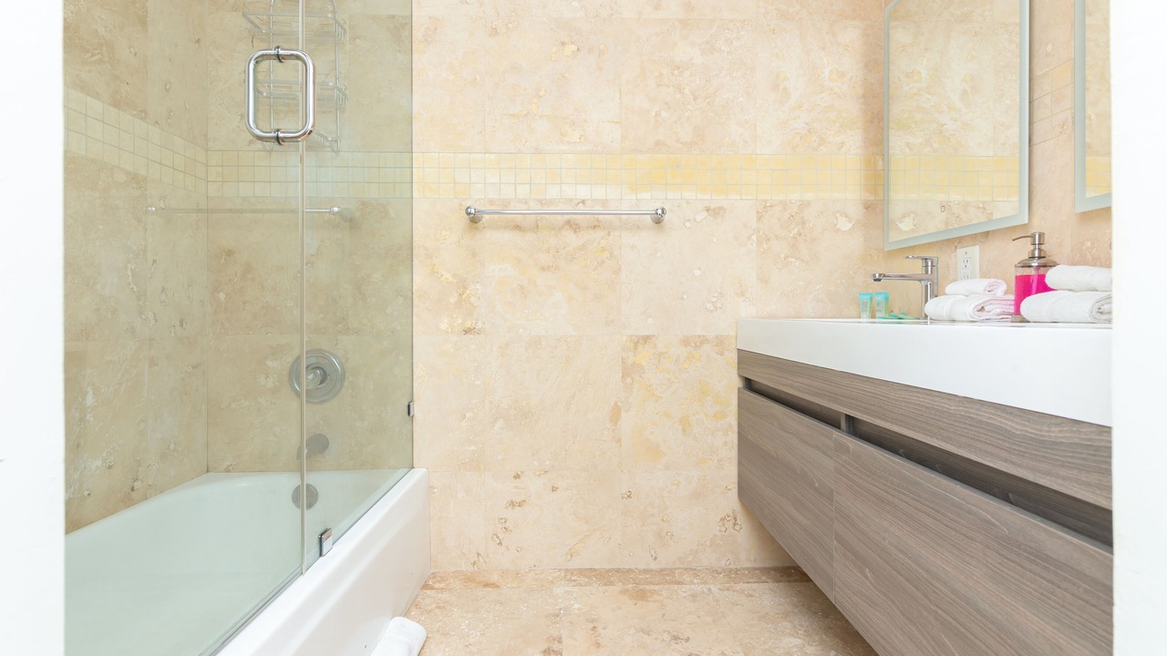 Photo of Bathroom in Mid Beach