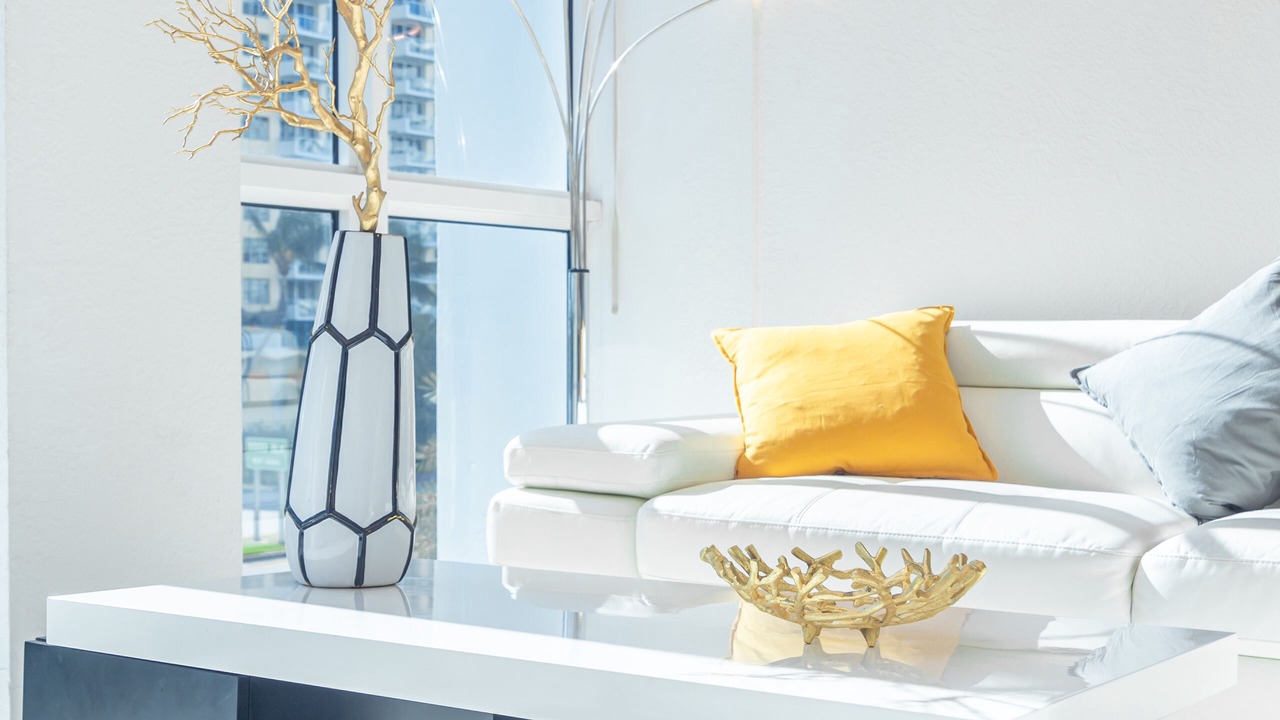 Photo of Livingroom in Mid Beach