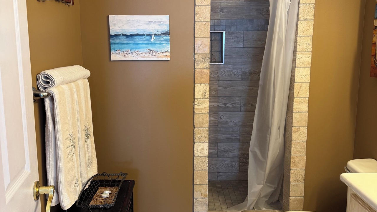 Photo of Bathroom in Thomas Drive