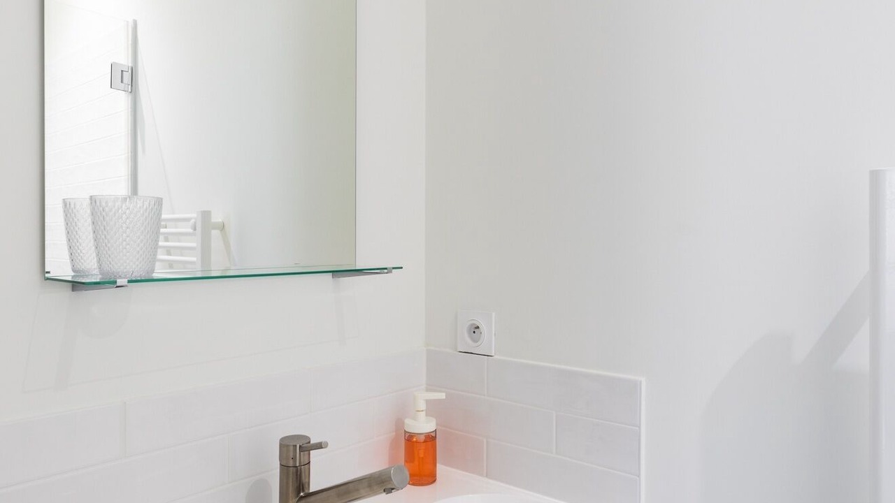 Photo of Bathroom in Centre