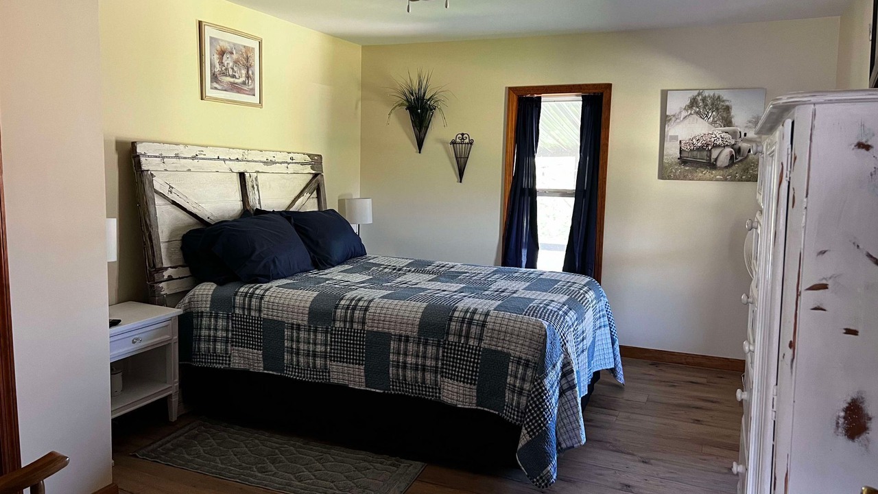 Photo of Bedroom in Vulcan