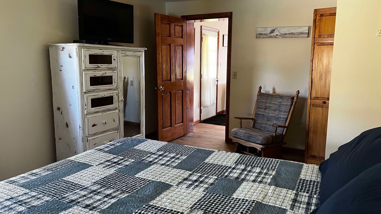 Photo of Bedroom in Vulcan