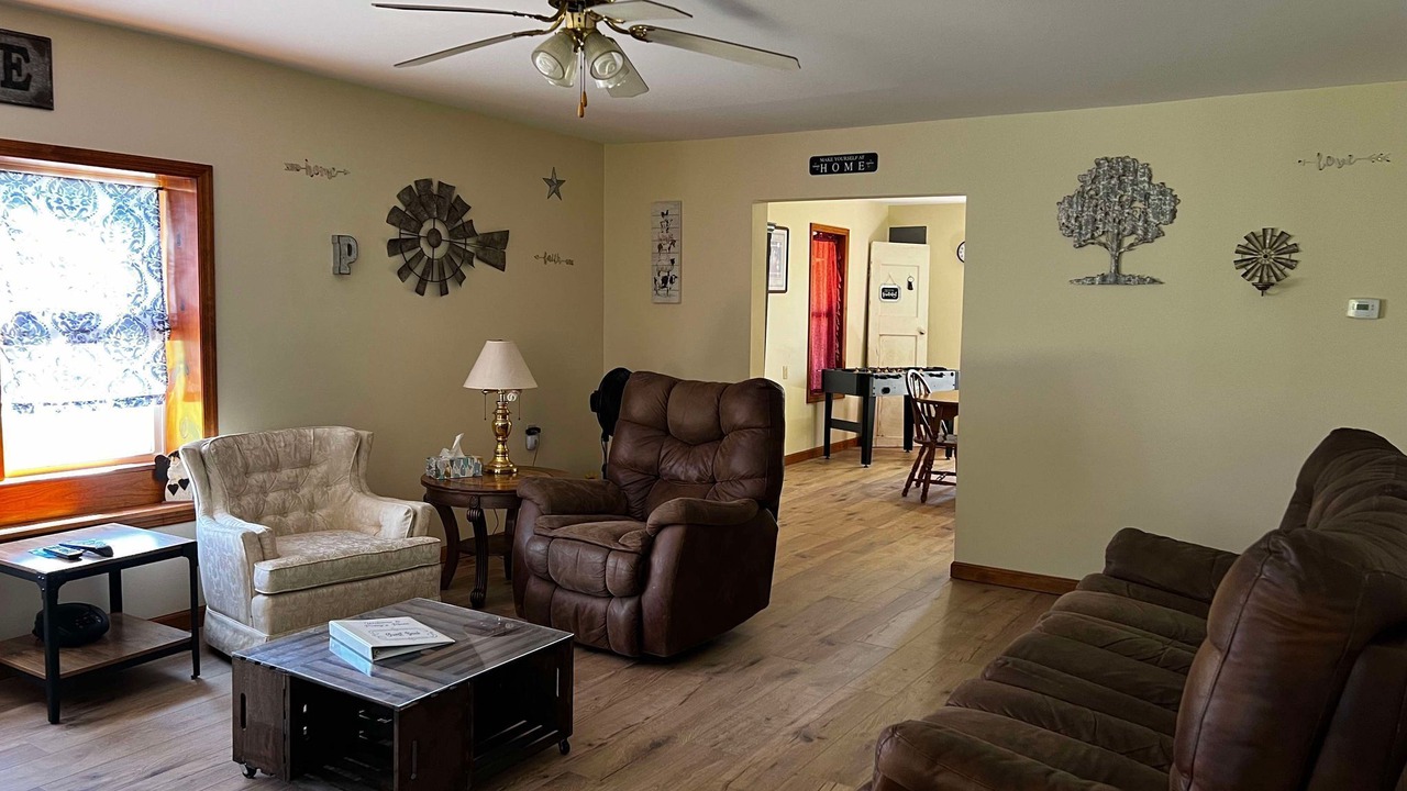 Photo of Livingroom in Vulcan