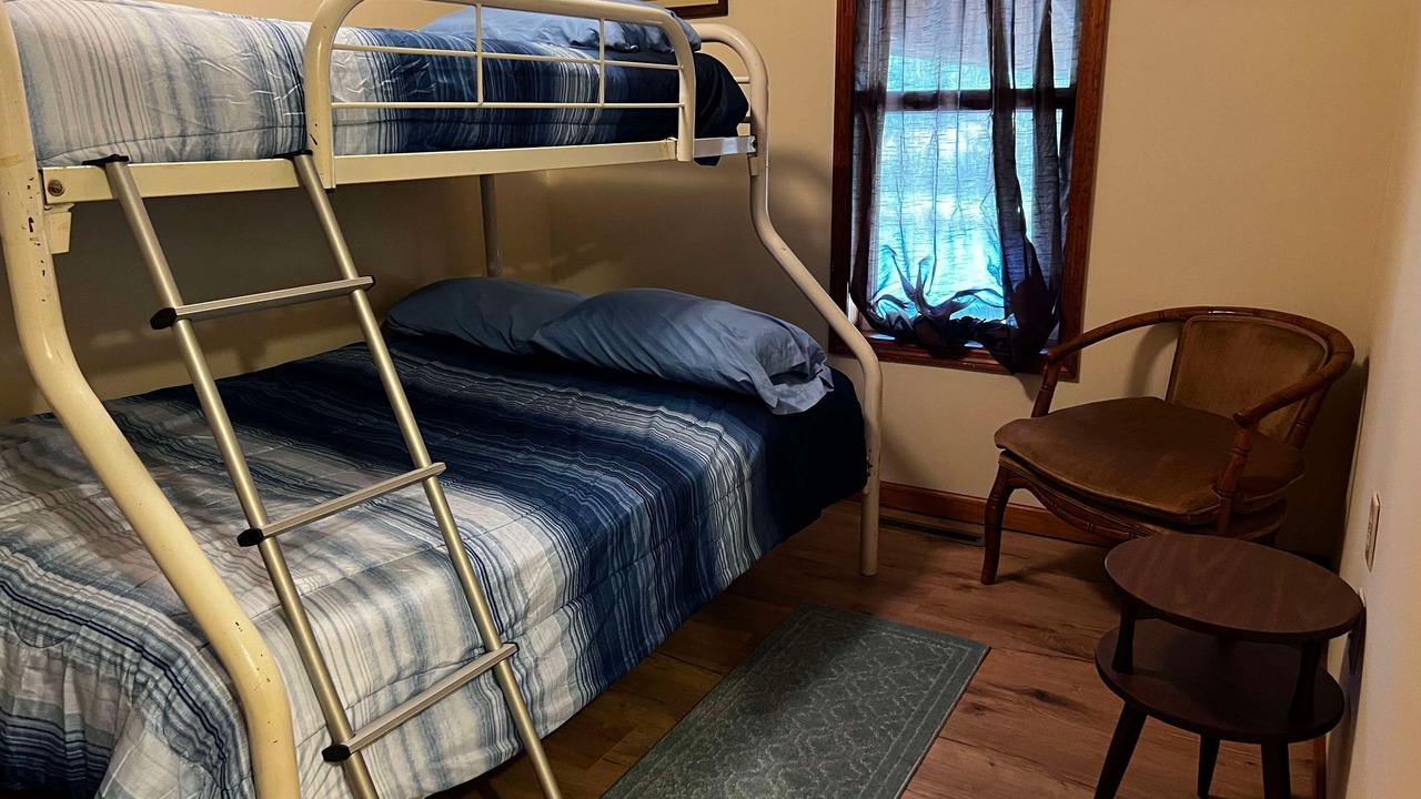 Photo of Bedroom in Vulcan