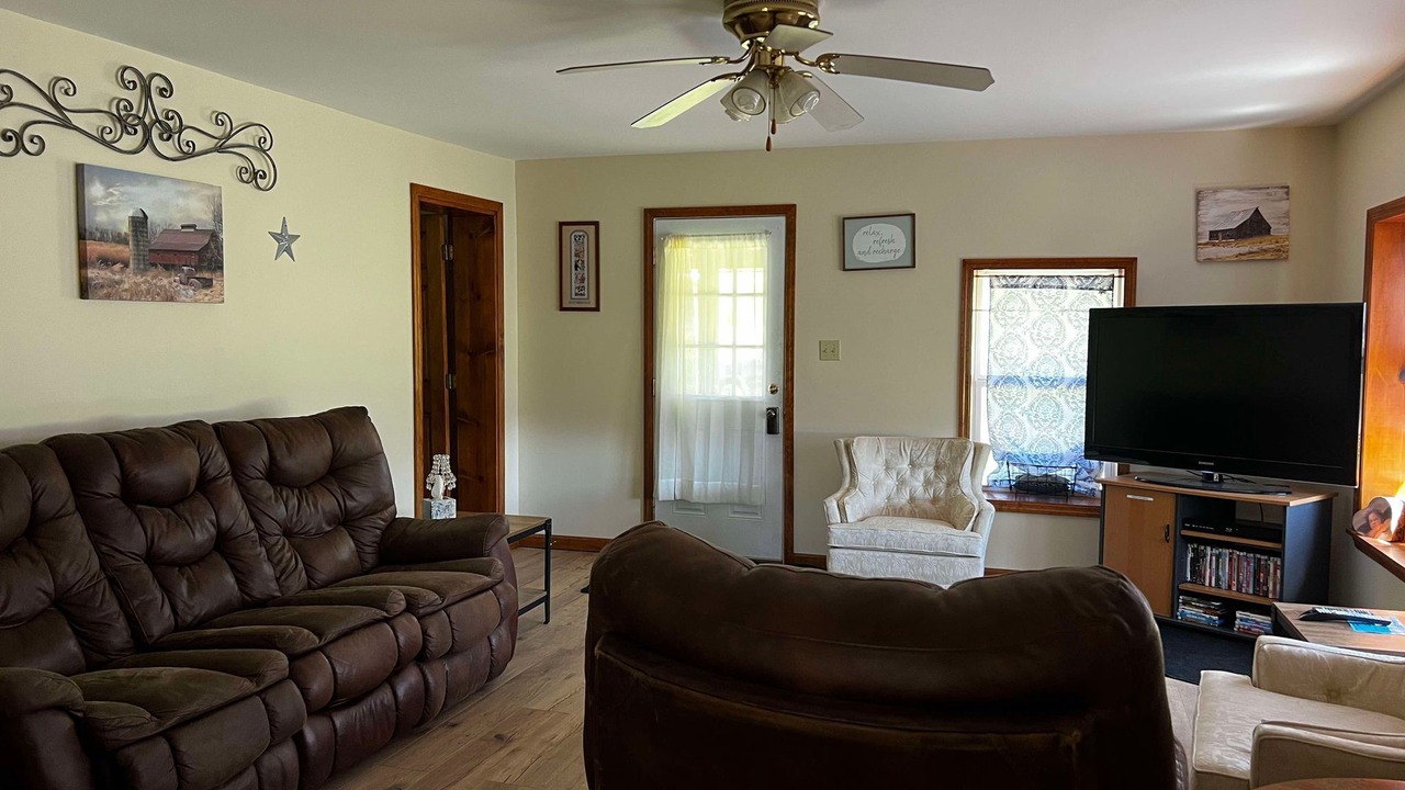 Photo of Livingroom in Vulcan