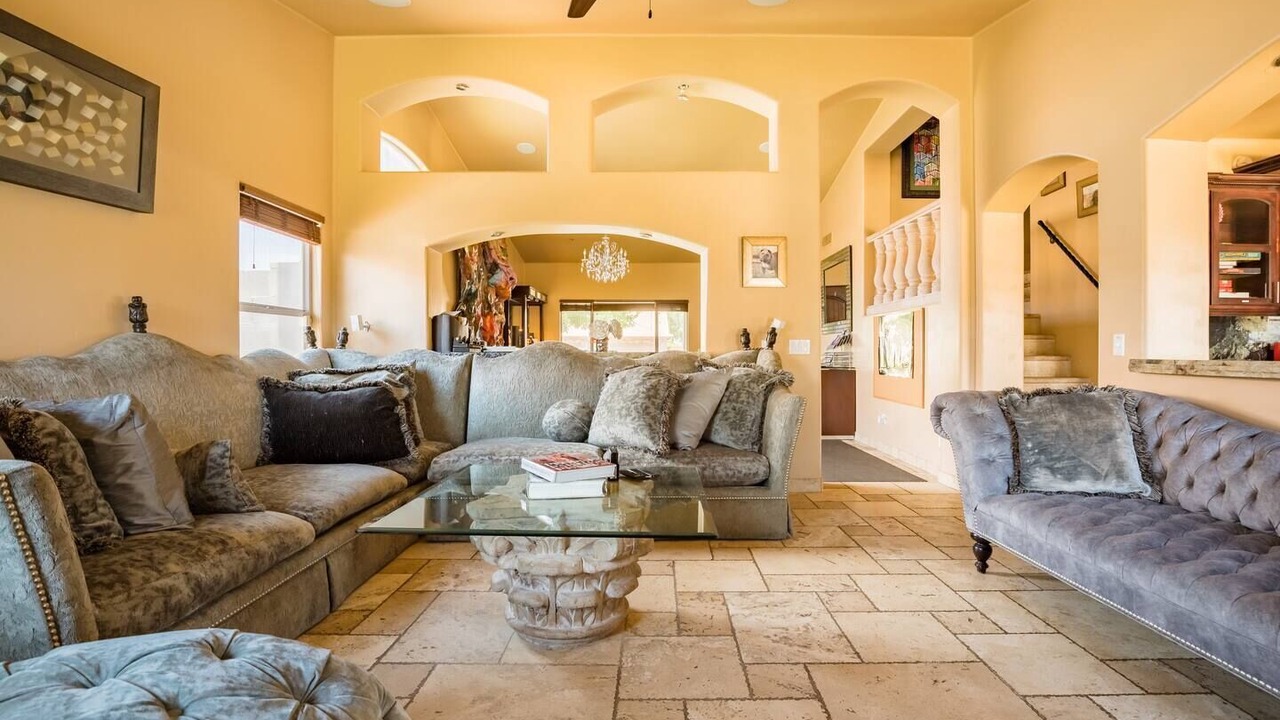 Photo of Livingroom in East Mesa