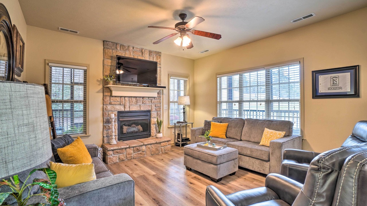 Photo of Livingroom in Branson West