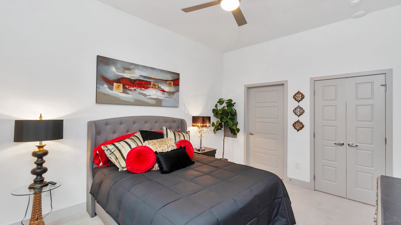 Photo of Bedroom in Greenway Plaza-Upper Kirby