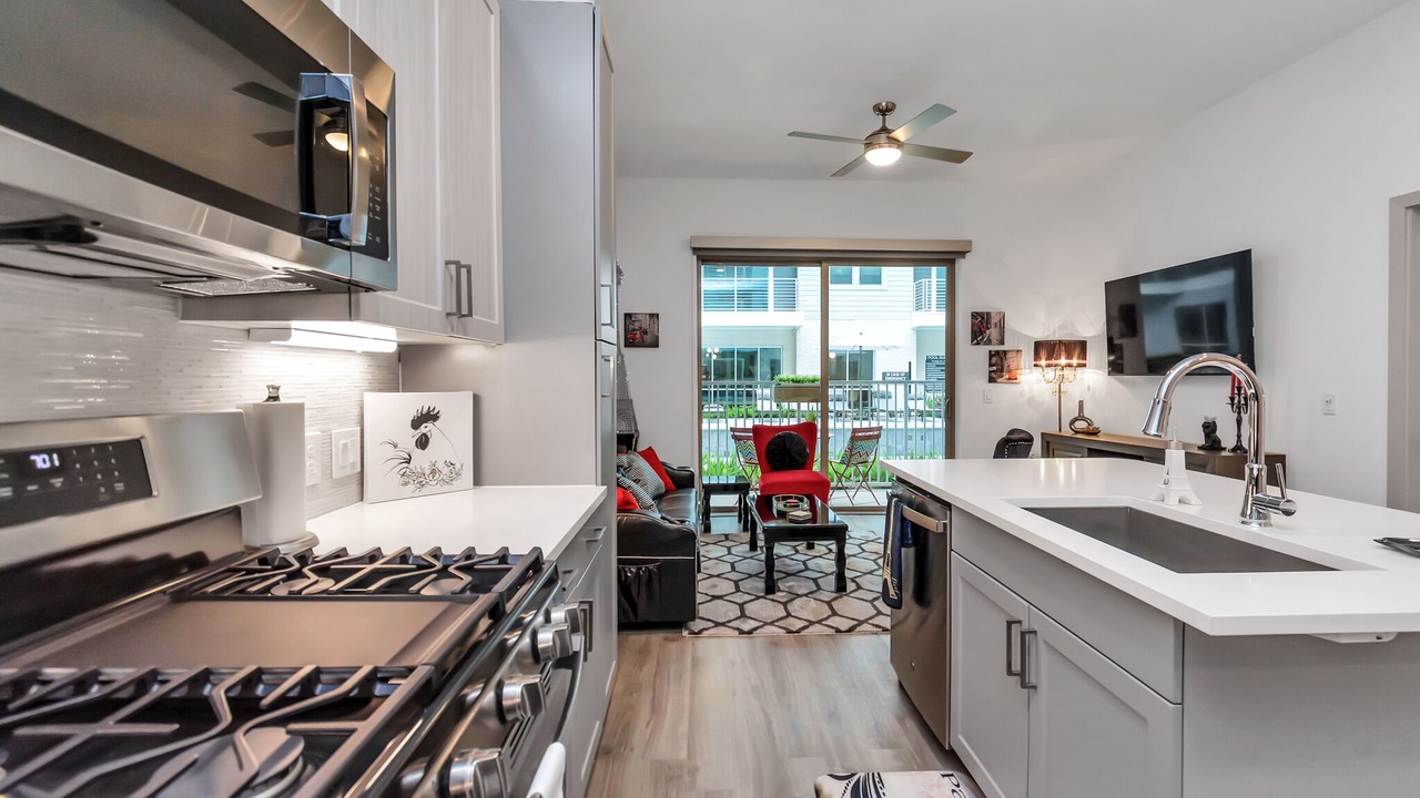 Photo of Kitchen in Greenway Plaza-Upper Kirby