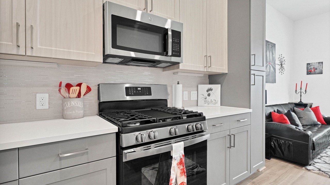 Photo of Kitchen in Greenway Plaza-Upper Kirby