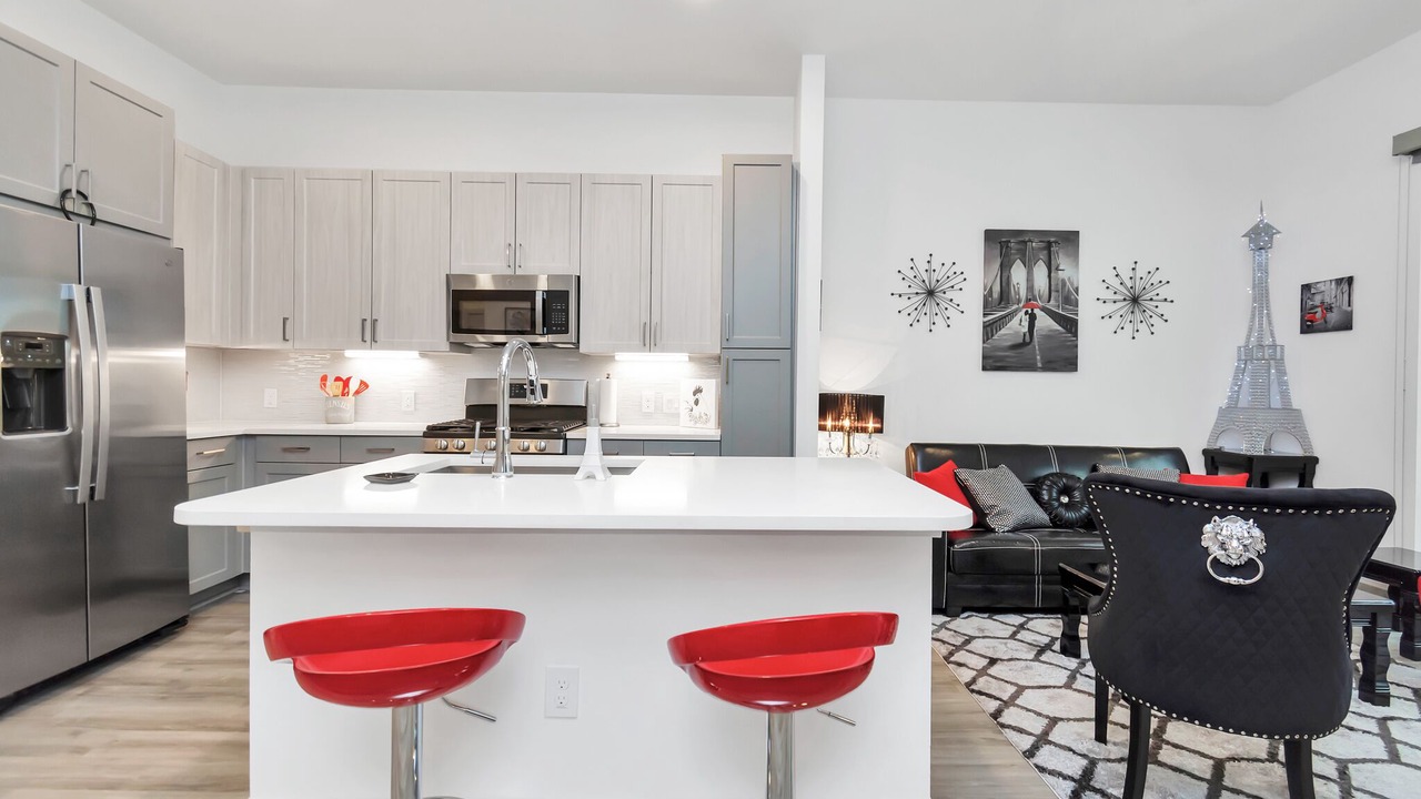 Photo of Kitchen in Greenway Plaza-Upper Kirby