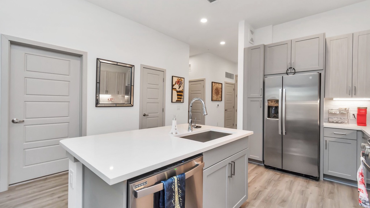Photo of Kitchen in Greenway Plaza-Upper Kirby