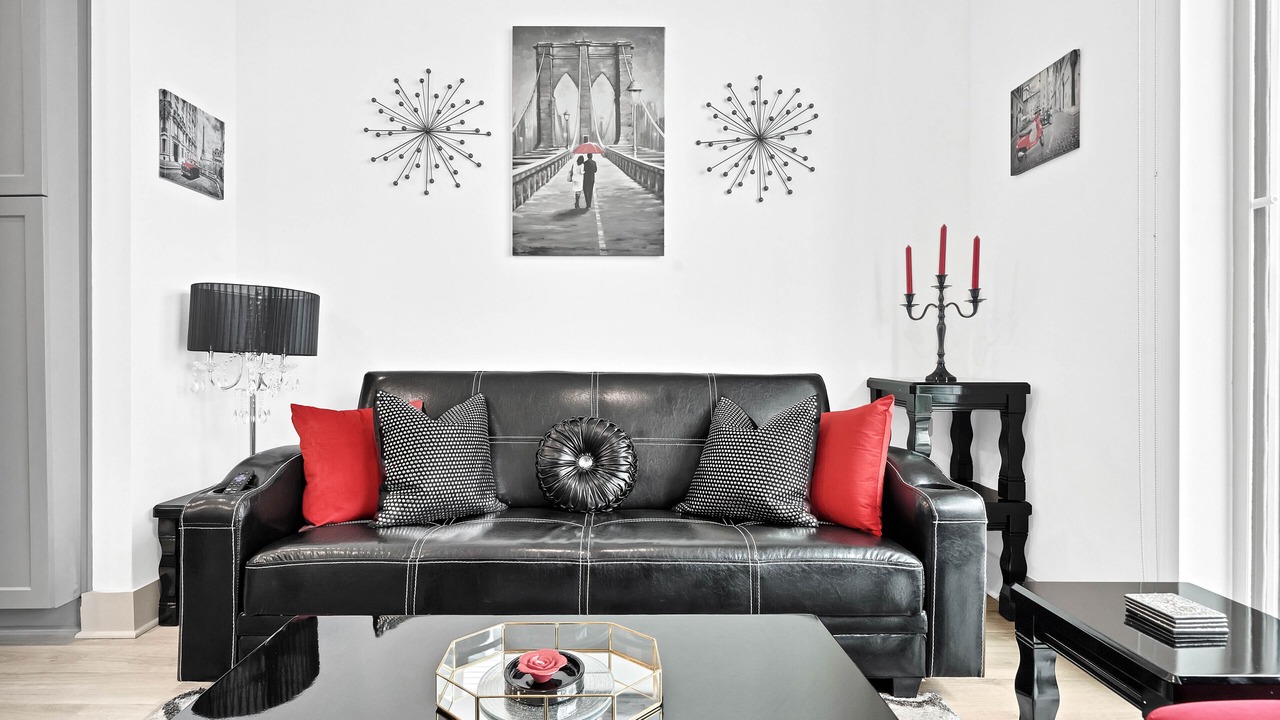 Photo of Livingroom in Greenway Plaza-Upper Kirby