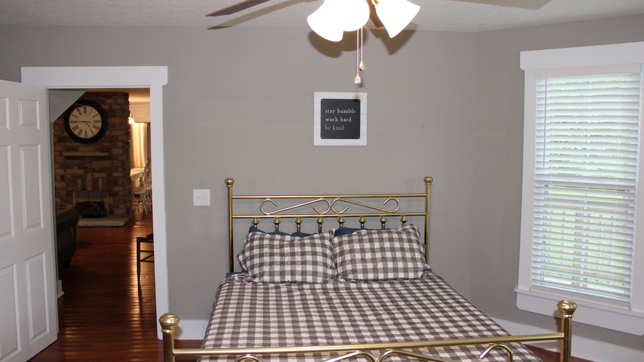 Photo of Bedroom in Bee Spring