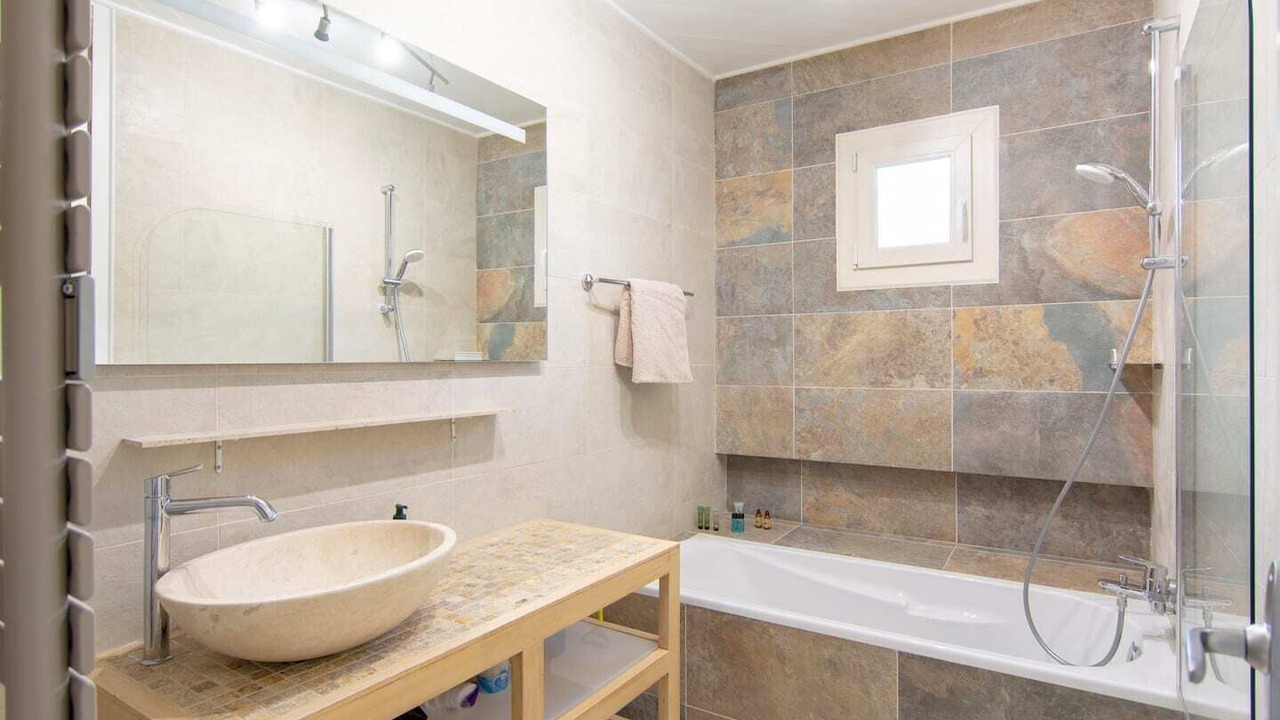 Photo of Bathroom in Bouc-Bel-Air