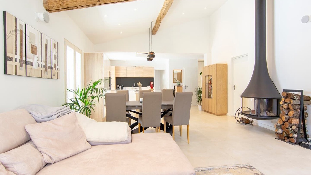 Photo of Livingroom in Bouc-Bel-Air