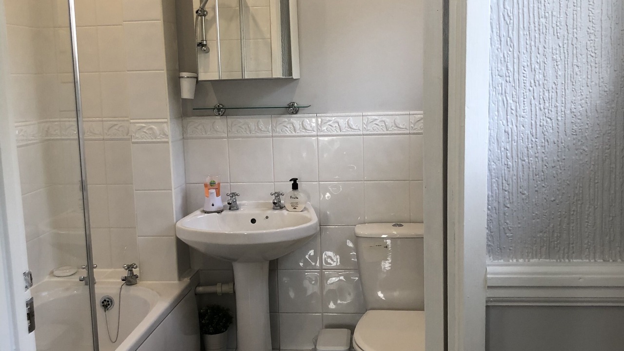Photo of Bathroom in Vange