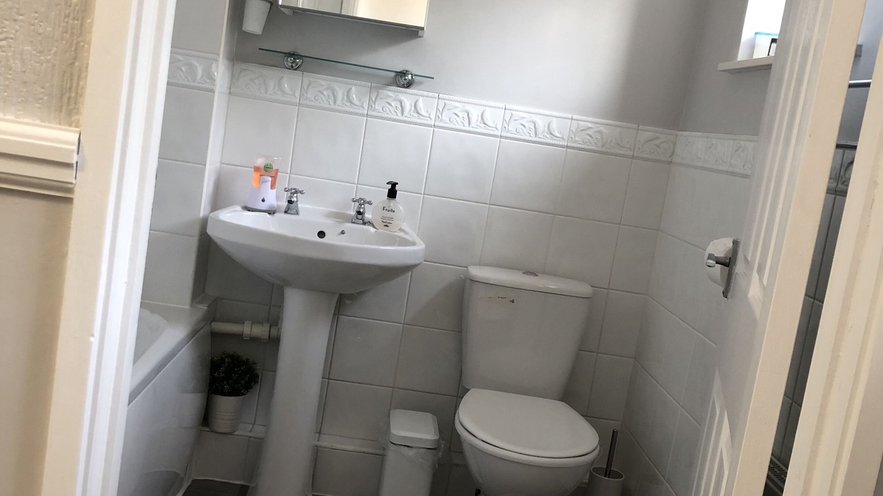 Photo of Bathroom in Vange