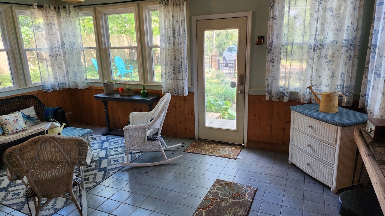 Photo of Livingroom in Stone Mountain Historic Village