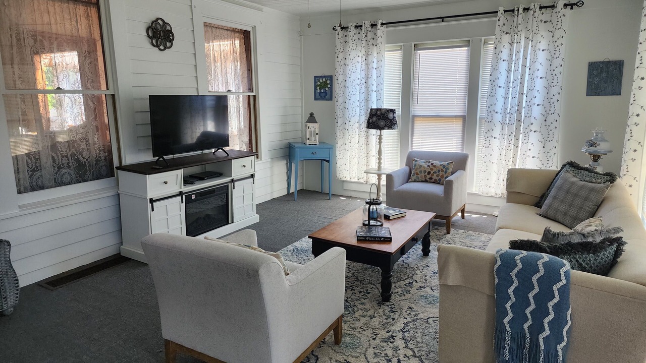 Photo of Livingroom in Stone Mountain Historic Village