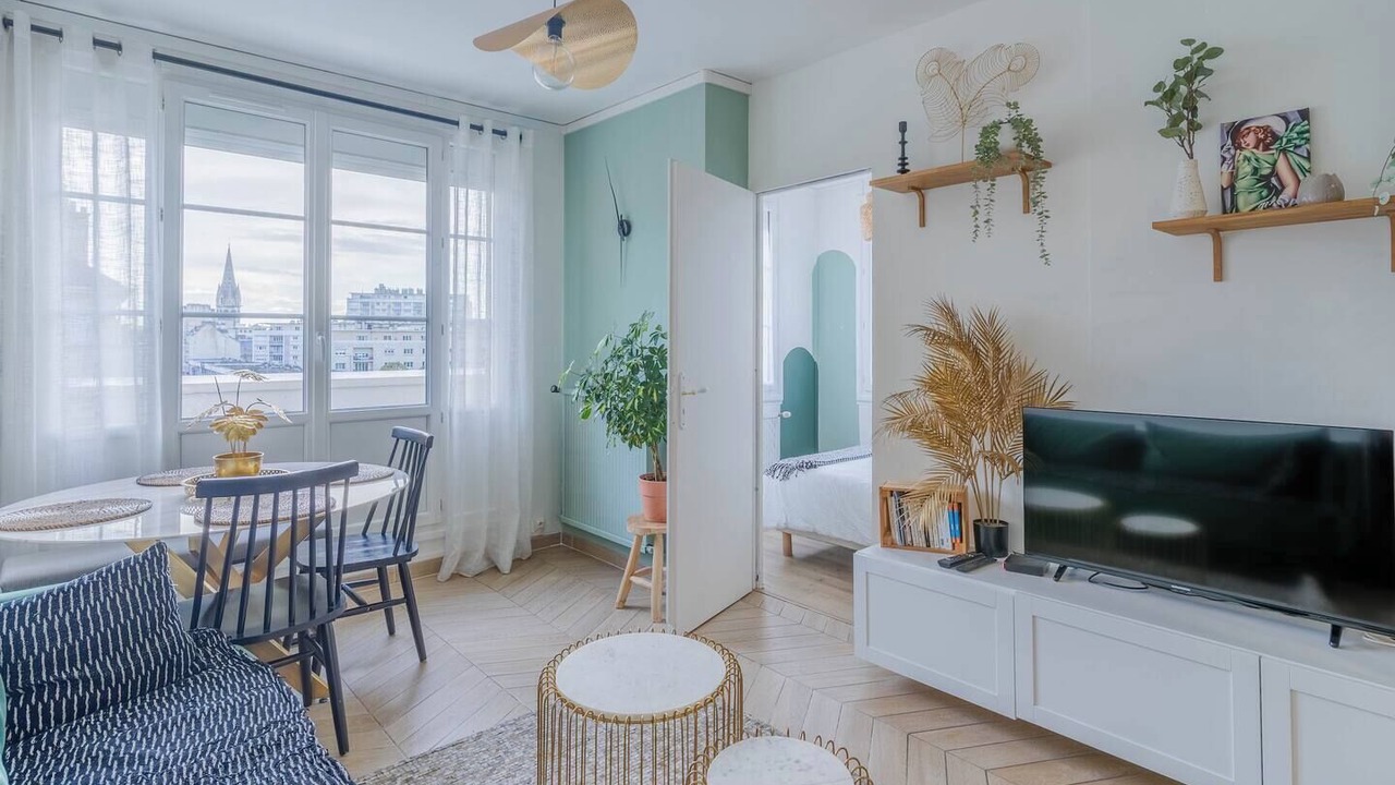 Photo of Livingroom in Saint-Jean Eudes Saint-Gilles