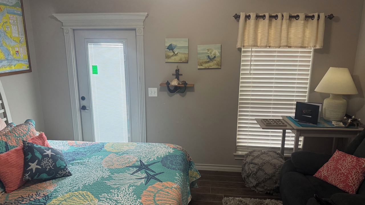 Photo of Bedroom in Loyola Beach