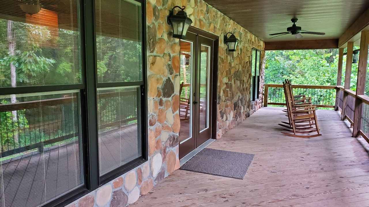 Photo of Patio Balcony in Eminence