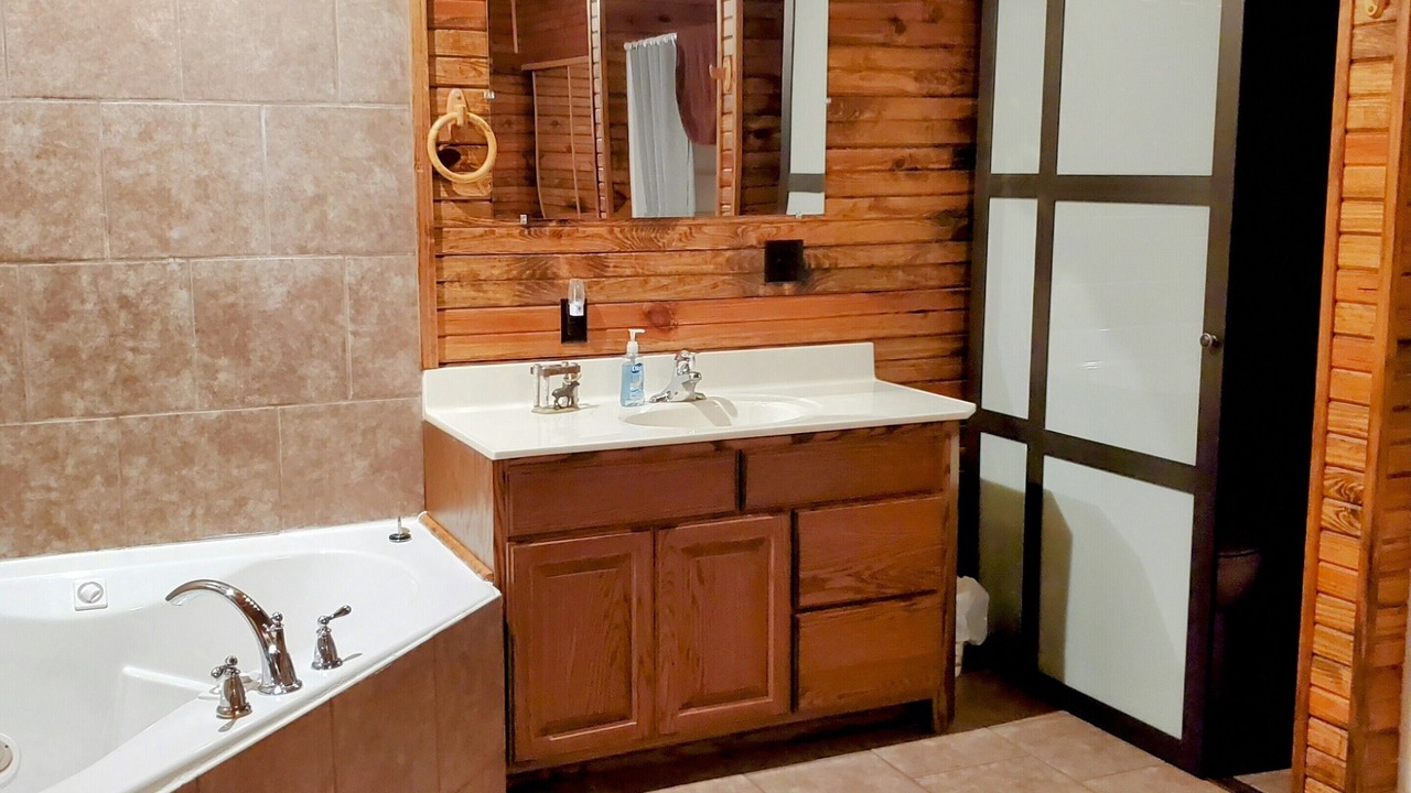 Photo of Bathroom in Eminence