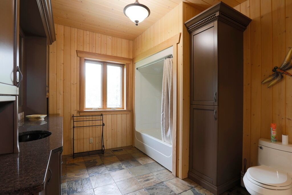 Photo of Bathroom in Falcon Lake