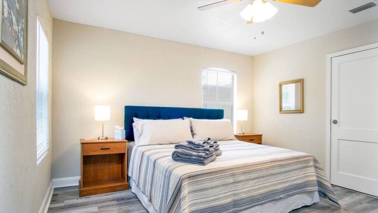 Photo of Bedroom in Lakeshore South