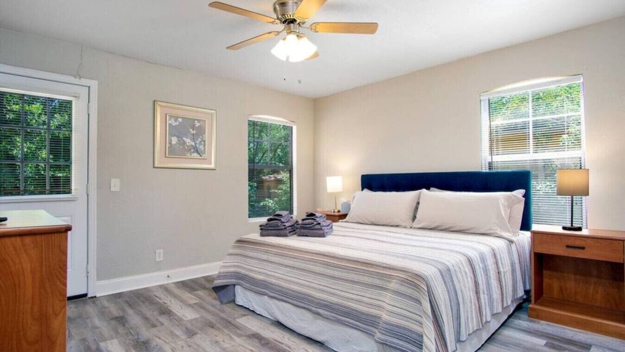Photo of Bedroom in Lakeshore South