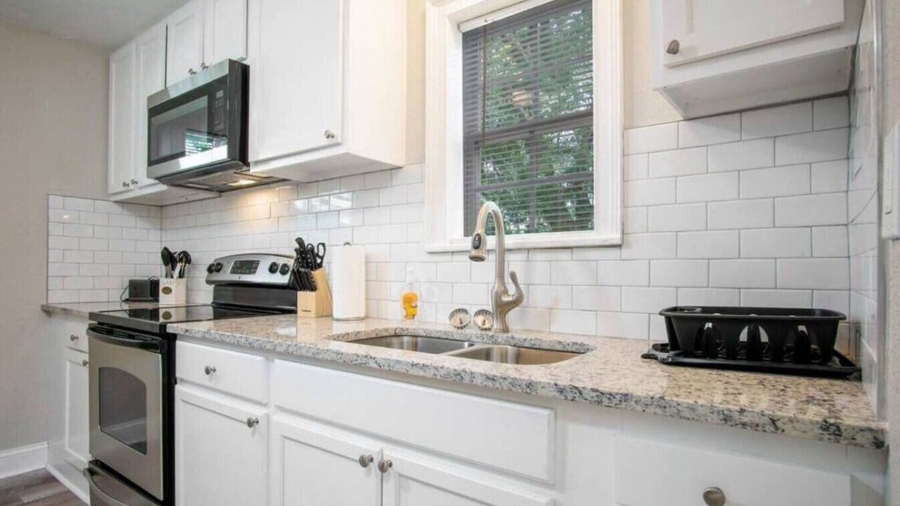 Photo of Kitchen in Lakeshore South