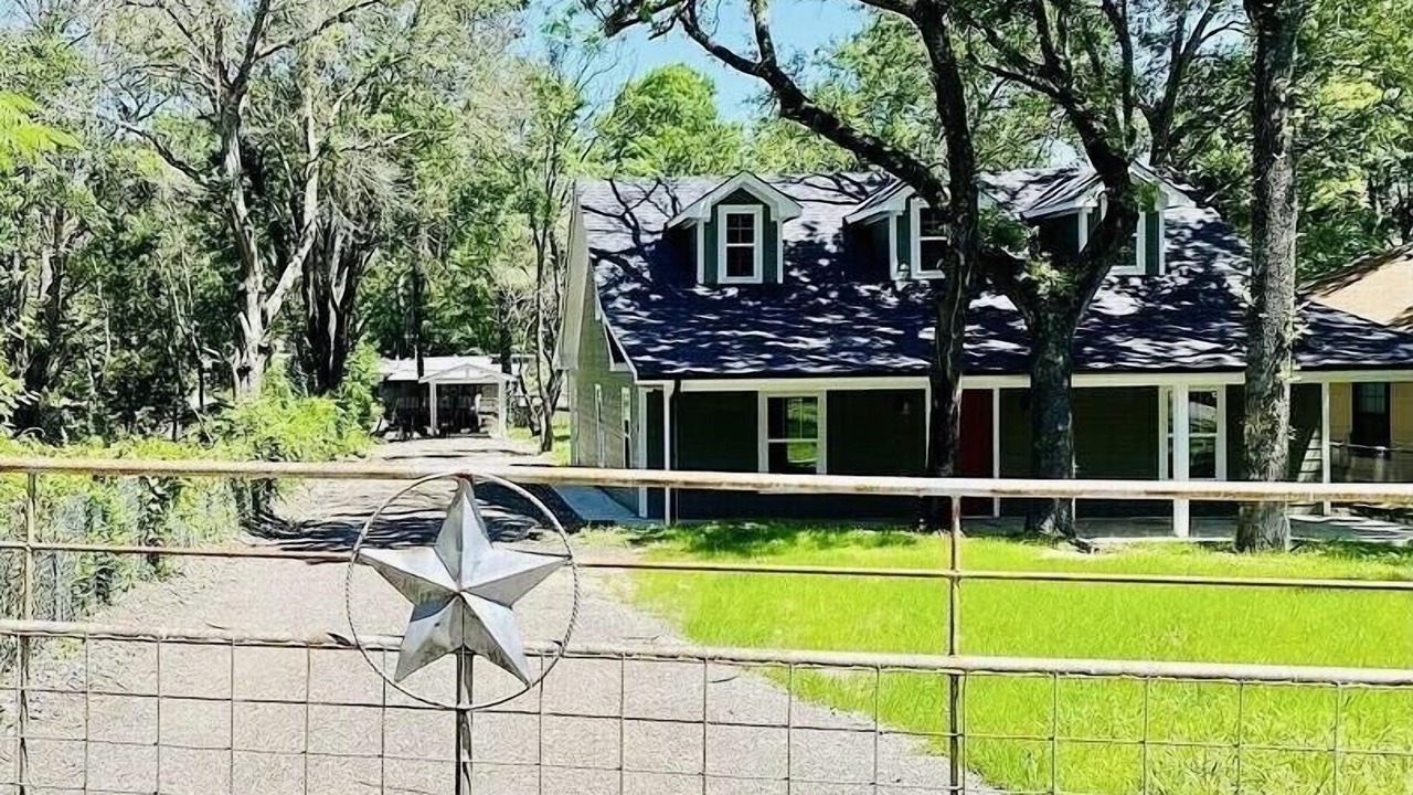 Photo of Outdoor in Gun Barrel City