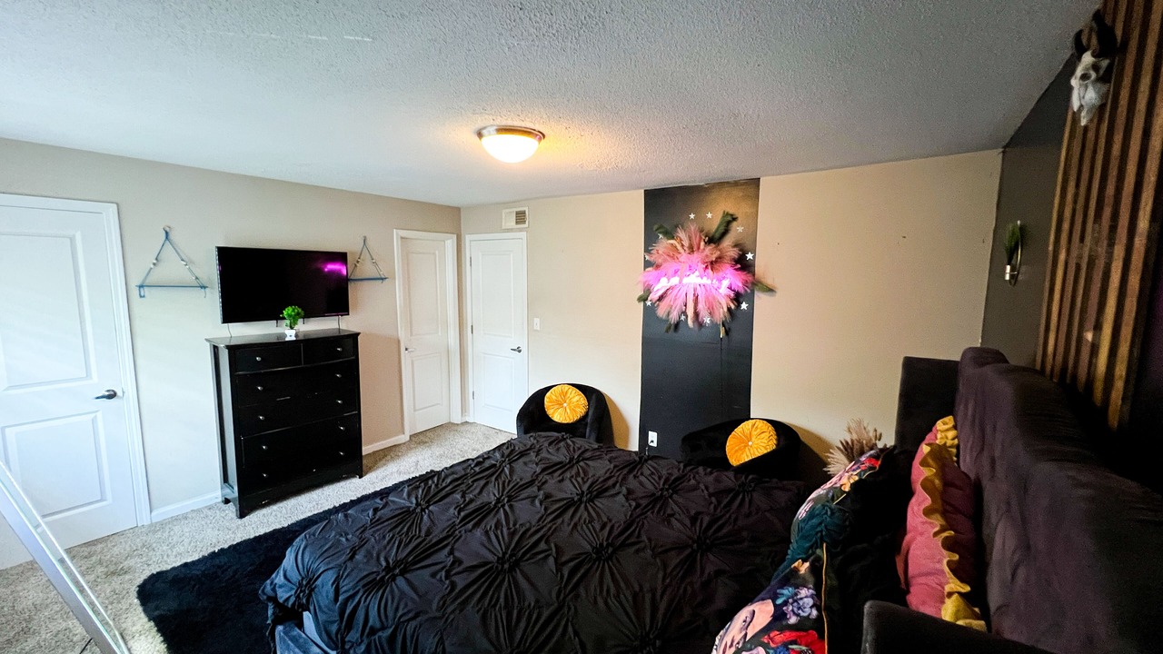 Photo of Bedroom in Loring Heights