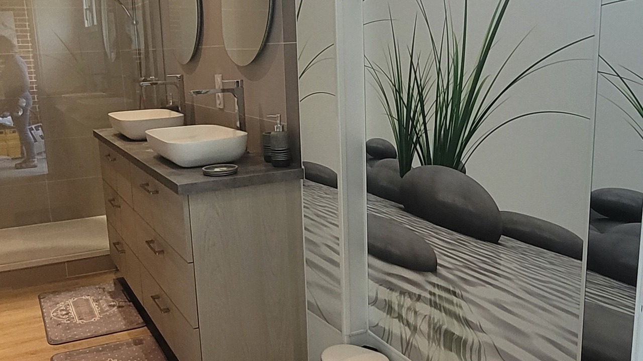 Photo of Bathroom in Neuilly-l'Hopital