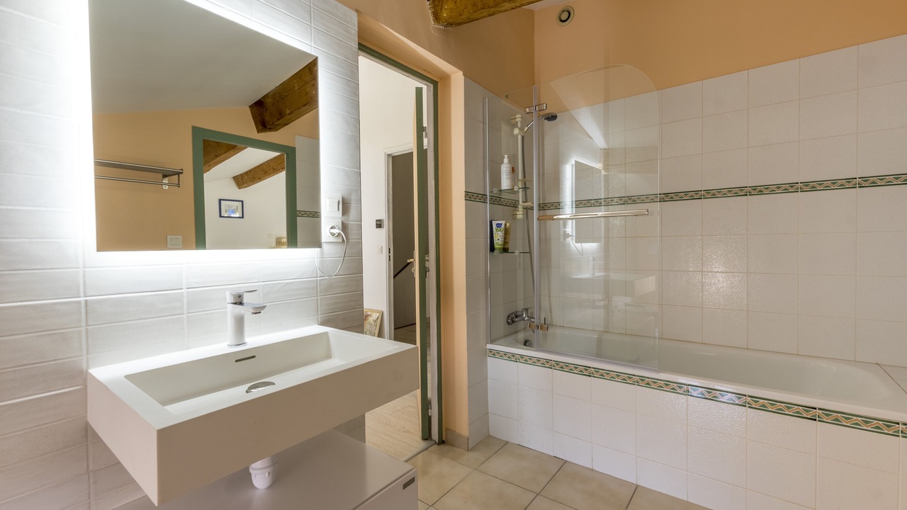 Photo of Bathroom in Herepian