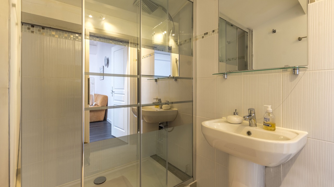 Photo of Bathroom in Herepian