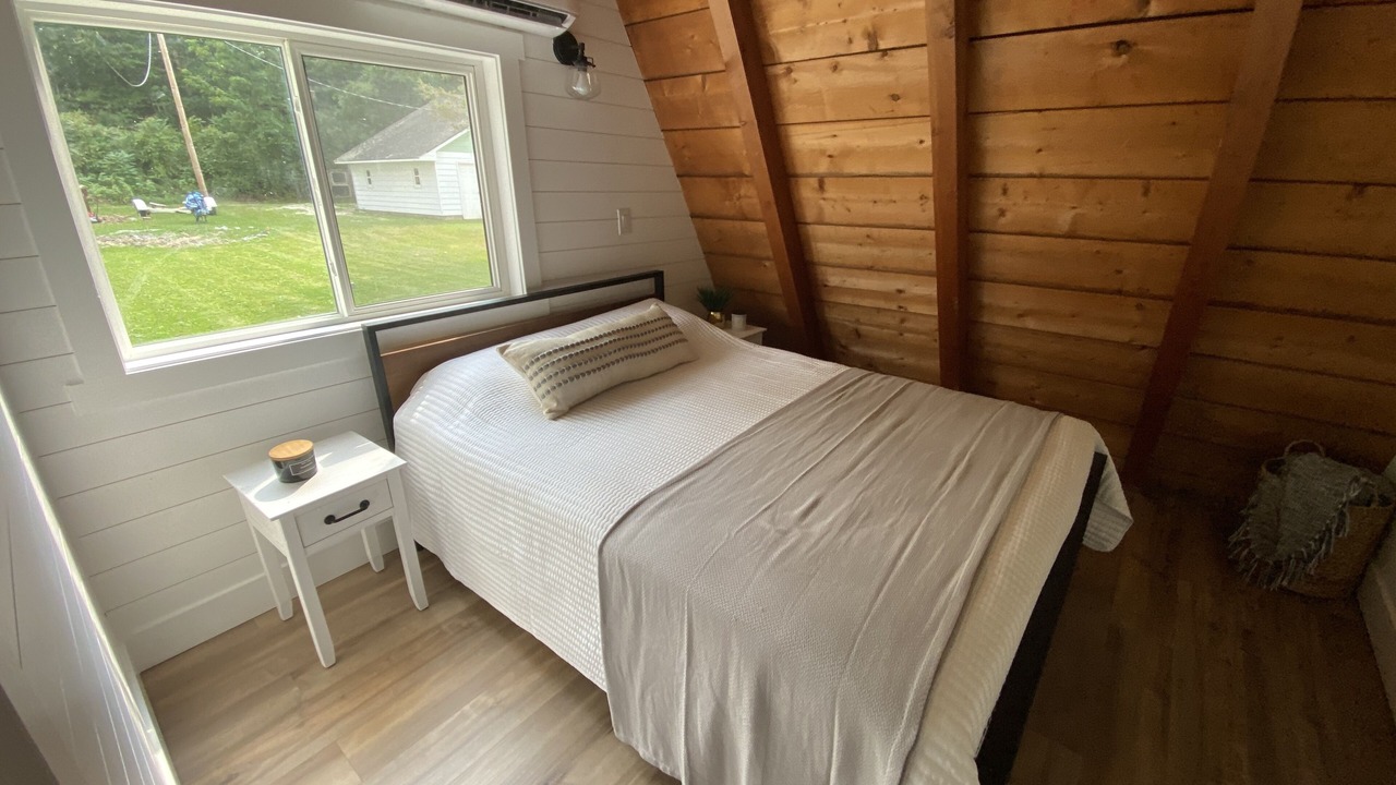 Photo of Bedroom in Six Lakes