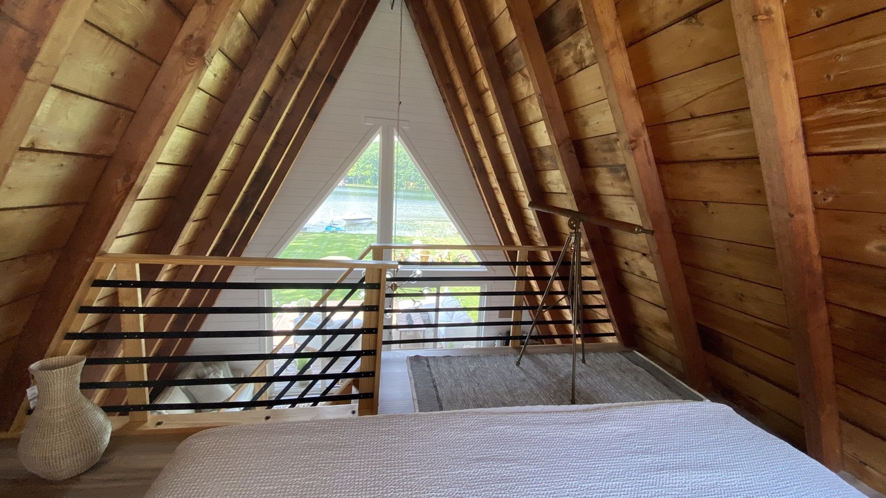 Photo of Bedroom in Six Lakes
